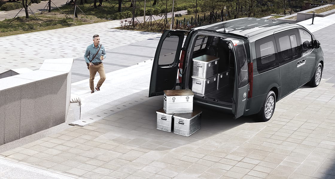 스타리아 카고 모델, 일반 스타리아와 뭐가 다를까